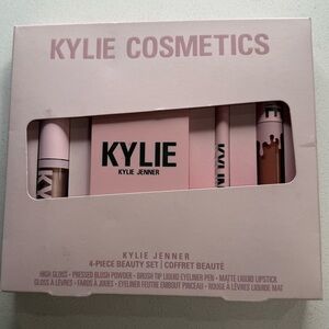Kylie Cosmetics 4 Piece Pink Blush, Eyeliner and Lip Set By Kylie Jenner